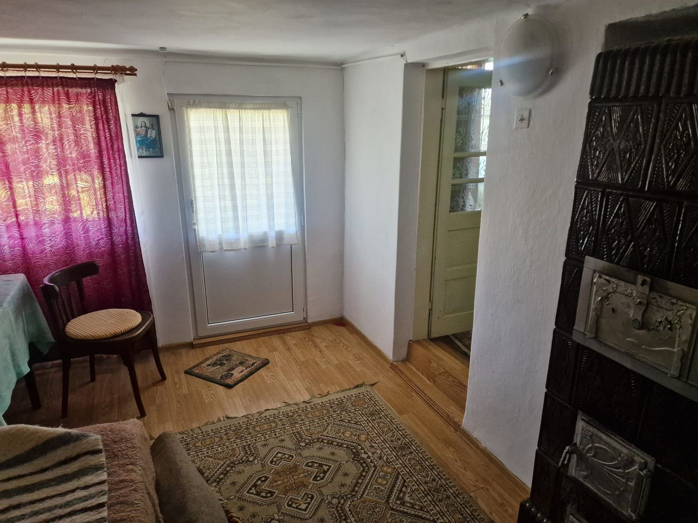 Casa in mediu rural cu teren - Poză 10