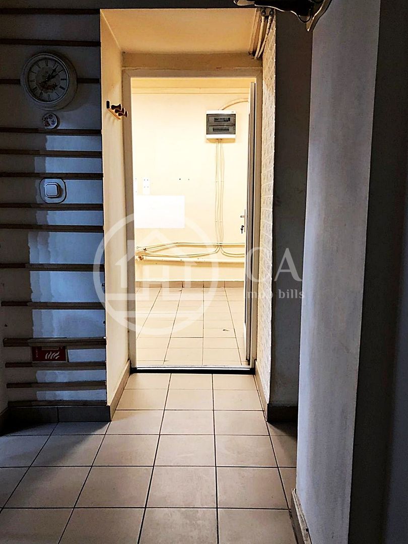 Spatiu comercial de inchiriat cu 5 camere pe Republicii, Oradea - Poză 10