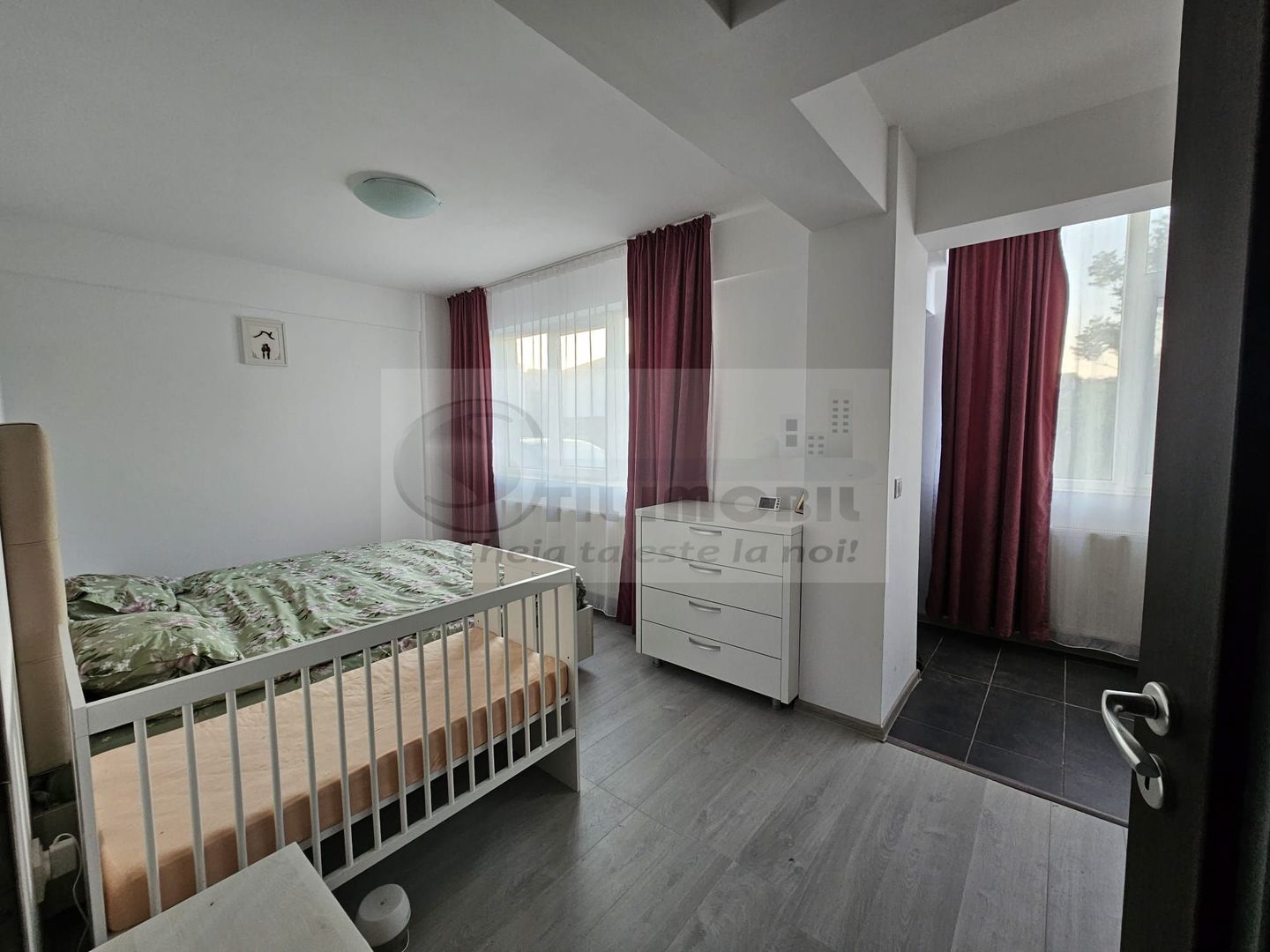 Bucium apartament 3 camere decomandat 145.000 euro - Poză 5