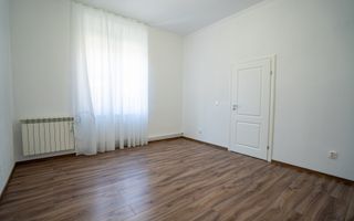 Apartament cu 2 camere, casă la curte comună – Central, Oradea - Poză 8