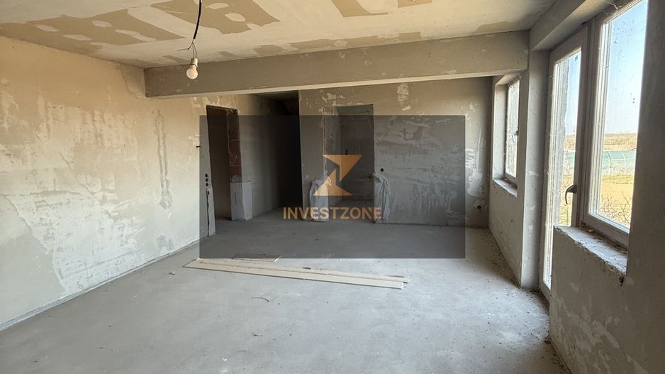 Casă spațioasă cu teren 806 mp - Poză 6