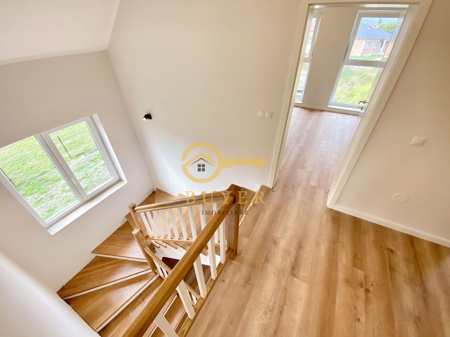 Casa intabulata, finisata LA CHEIE- Talmaciu, zona cu peisaj superb - Poză 11