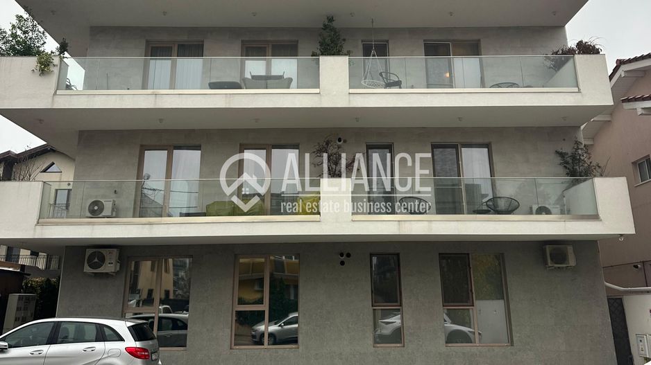 Apartament terasă panoramică de 24 m2 | piscină rooftop | la 5' mare - Poză 1