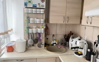 Apartament decomandat 70 mp utili 2 bai pivnita si curte 58 mp Central - Poză 13