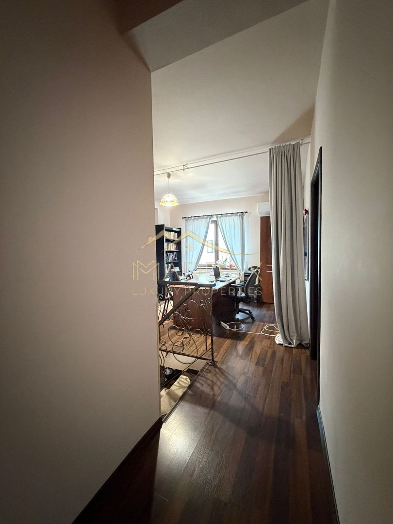 Vila spatioasa cu vedere spre lac Corbeanca - Poză 30