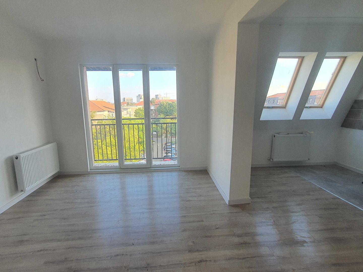 apartament nou , luminos - Poză 1