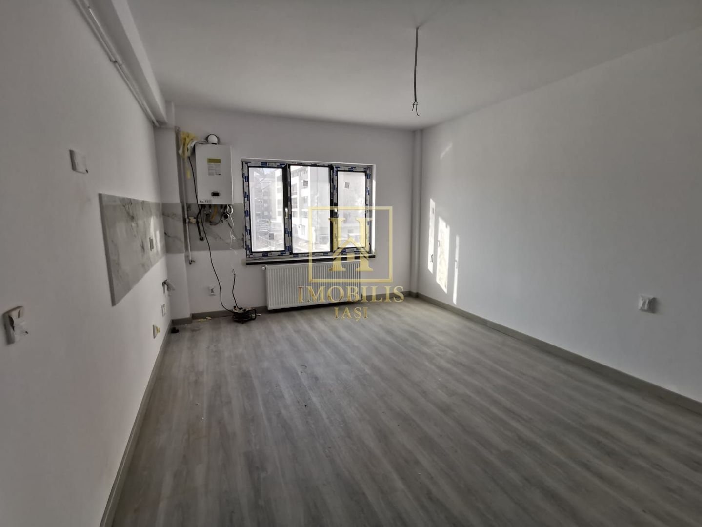 Apartament INTABUALT 3 camere SD 65 mp Bucium Visan 105000 euro - Poză 1