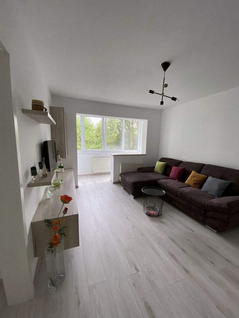 Apartament 2 camere modern , renovat - de inchiriat  Astra Brasov - Poză 2