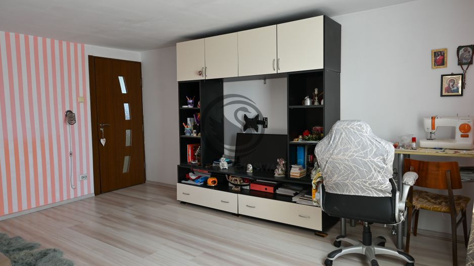 Casa de vanzare | 1.048 Mp teren | Romanesti - Poză 6