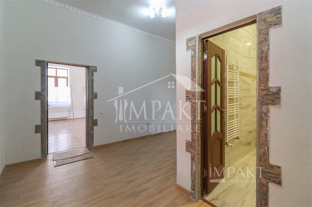 Spațiu comercial ultracentral, vad excelent, 7 încăperi - Poză 7