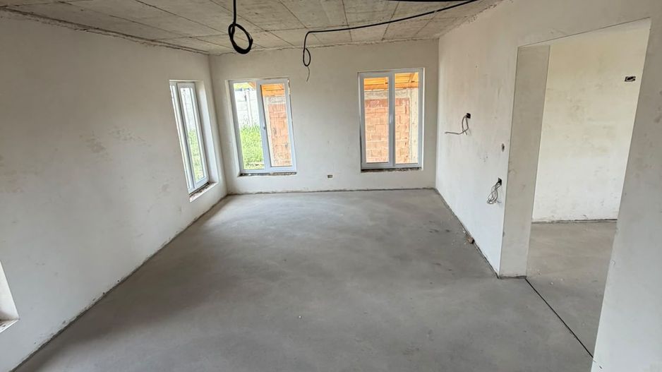 🏡 CASĂ DE VÂNZARE - Poză 13
