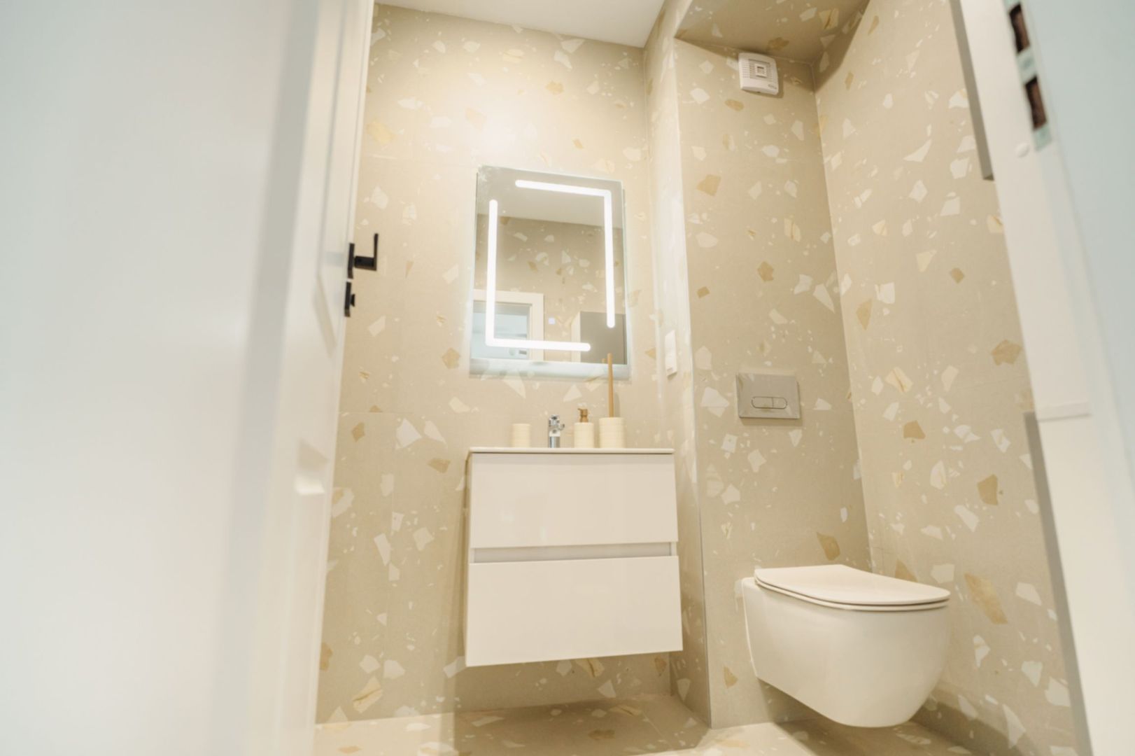 Apartament Ultracentral | 2 Camere | Prima Închiriere | Parcare - Poză 11