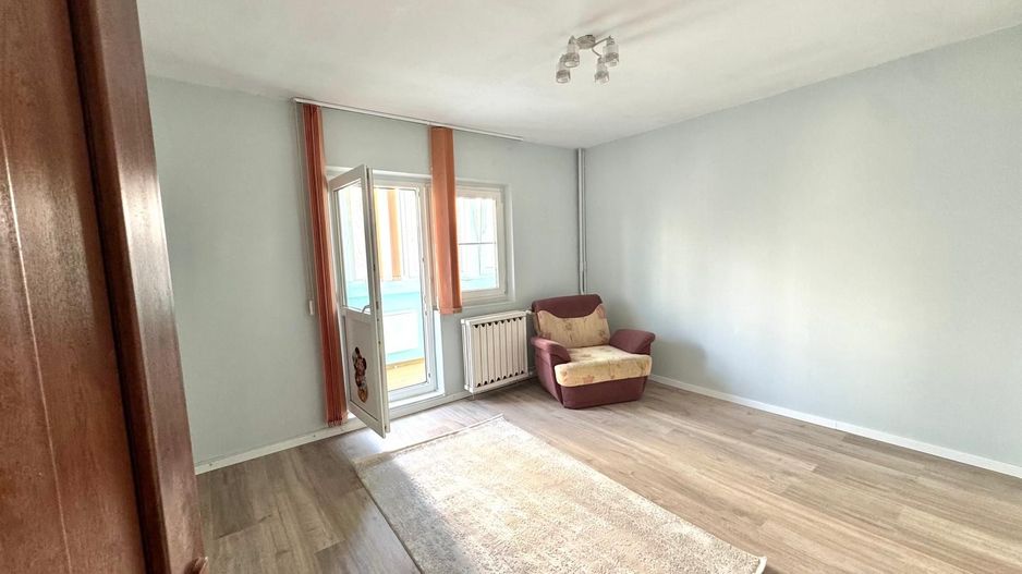 Apartament 3 camere de închiriat–Loc de parcare inclus - Poză 12