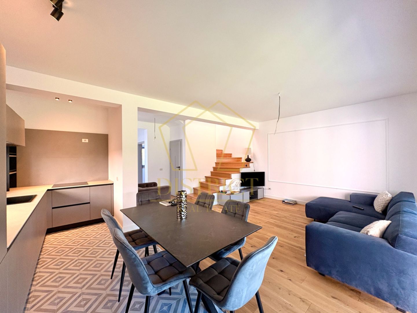 Duplex superb cu 4 camere, mobilat si utilat | Mosnita Noua - Poză 2