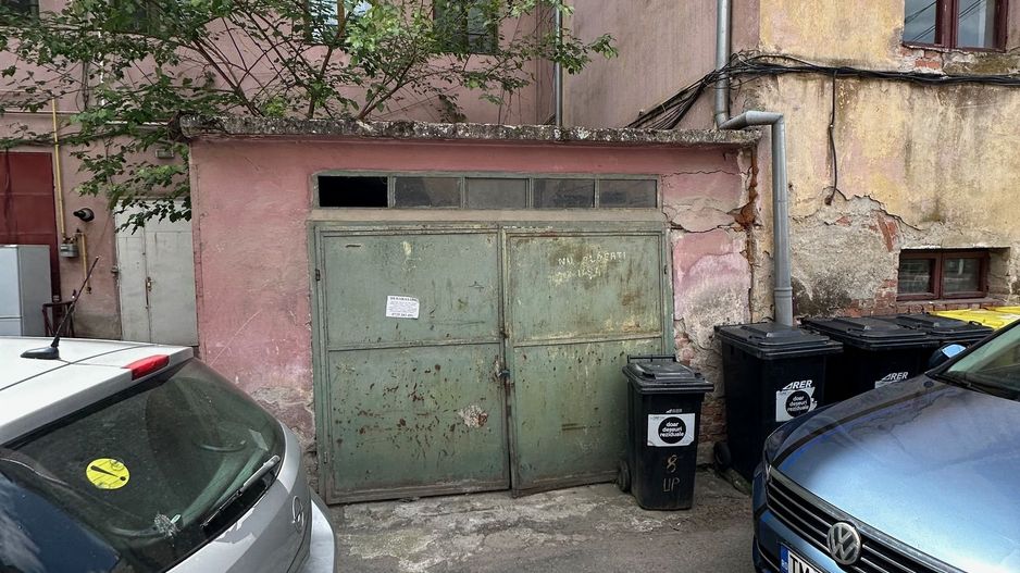 Apartament renovat în clădire istorică - are garaj - Poză 22