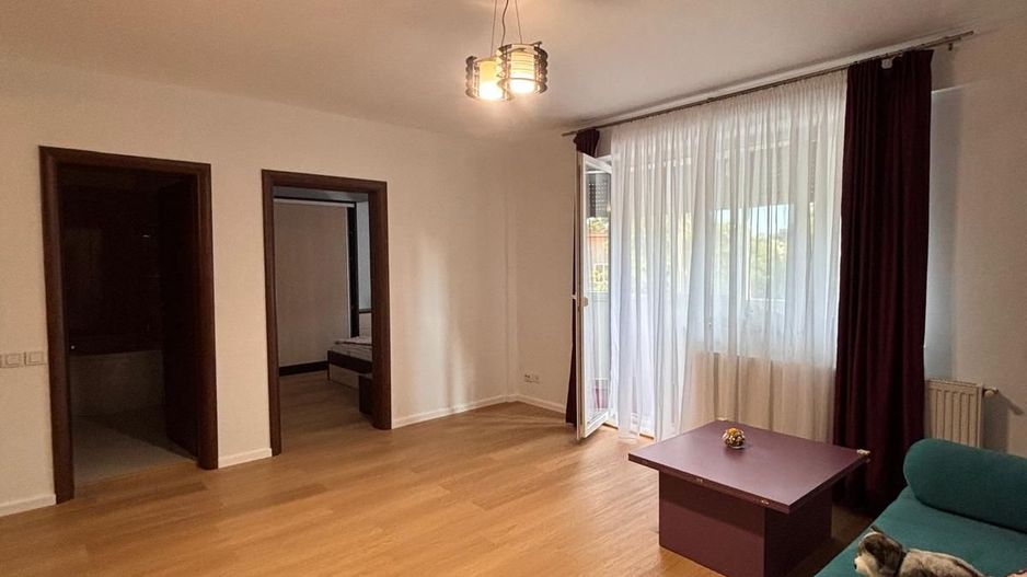 Apartament 2cam, decomandat, centrala proprie, parcare privata, metrou - Poză 1