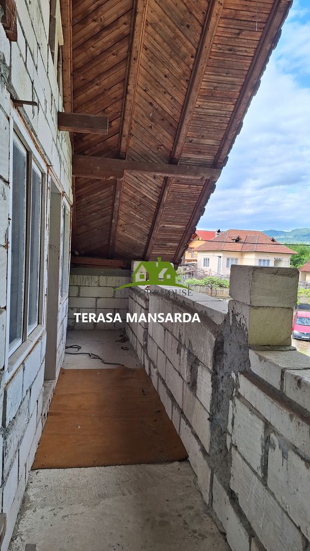 Casa P+M Lunca Bujoreni,locuibila ,imprejmuita cu gard zidit - Poză 17