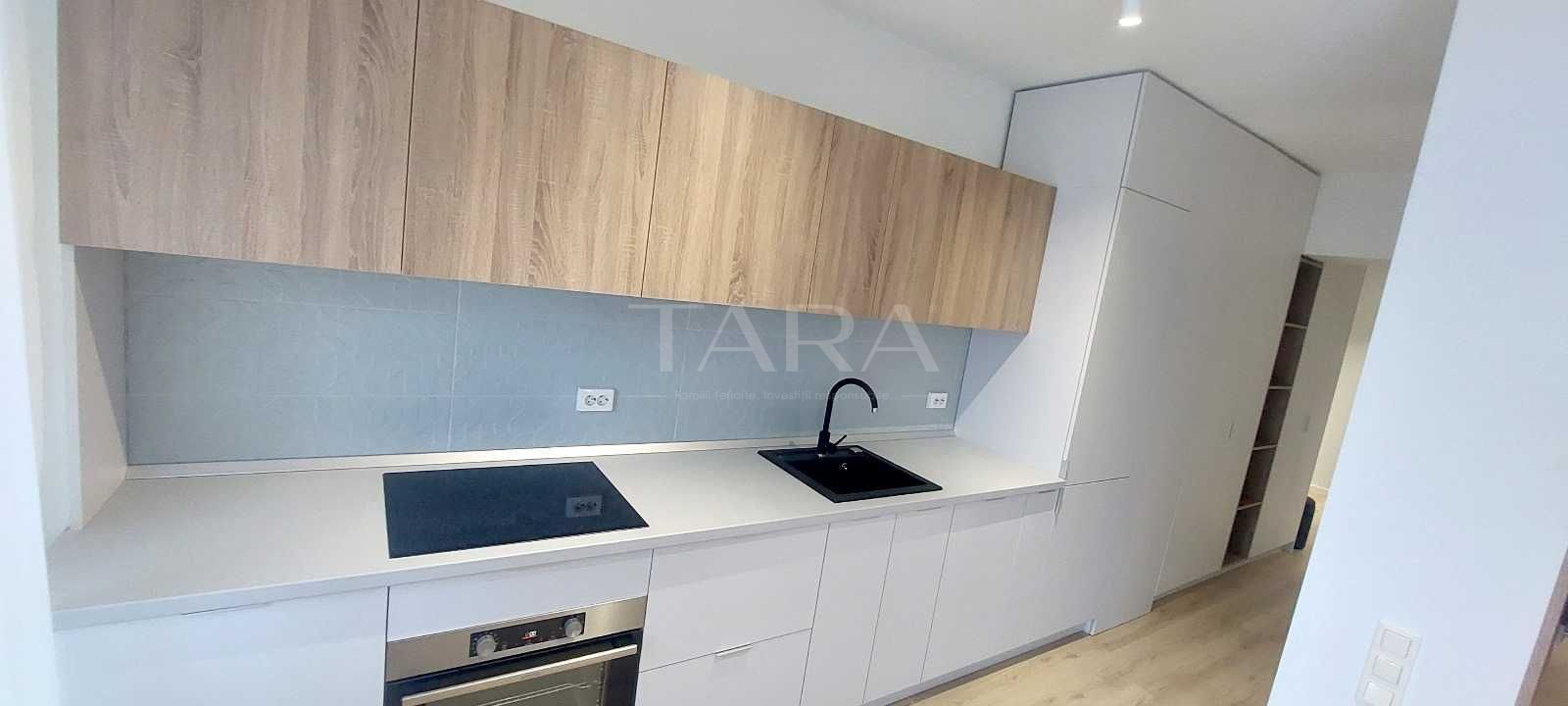 Apartament cu 2 camere de vanzare Plopilor - Poză 4