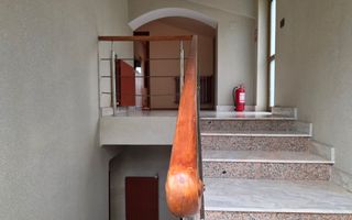 Casă Vilă cu 9 camere și piscină încălzită în localitatea Cornu - Poză 17