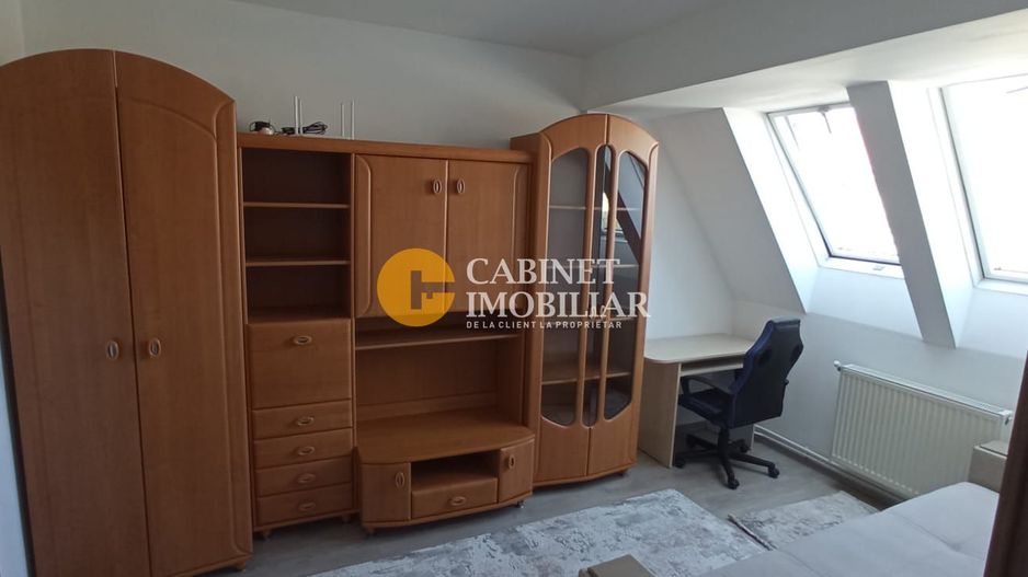 APARTAMENT 2 CAMERE DECOMANDAT - ZONA PODUL DE PIATRA-GARA - Poză 1