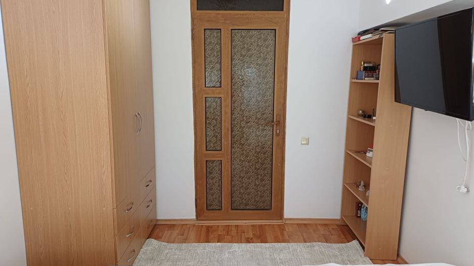 Apartament 4 camere, decomandat, etaj 3/4 - IC Frimu - Poză 9