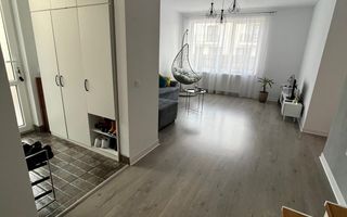 Casa cvadruplex de vanzare 4 camere, curte proprie - Poză 2