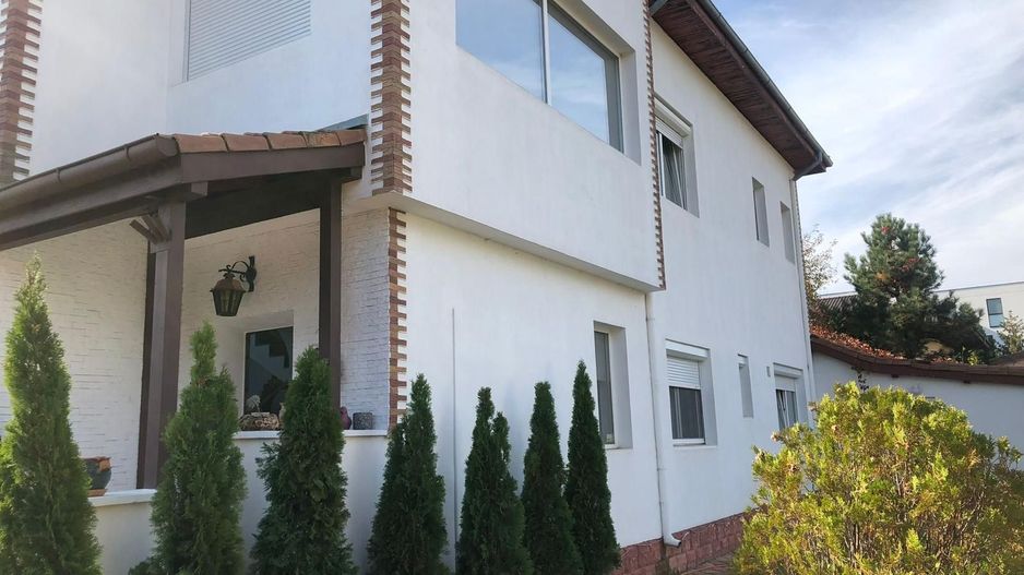 Vilă Erou Iancu Nicolae |  Locație premium stradală - Poză 1