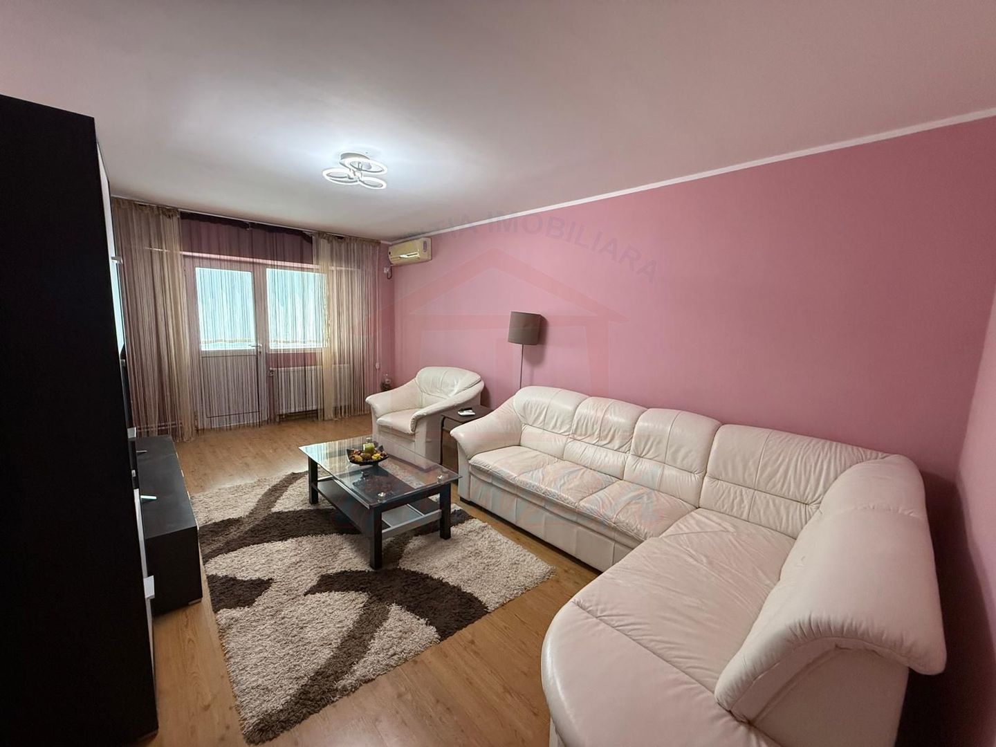 🏡 Apartament 2 camere decomandate de închiriat – Zona Baia Comunală - Poză 1