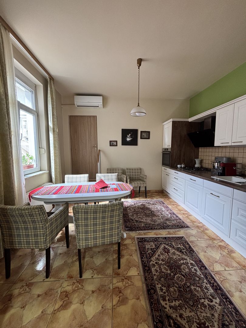Apartament privat la casa la 5 minute de Piața Victoriei - Poză 23