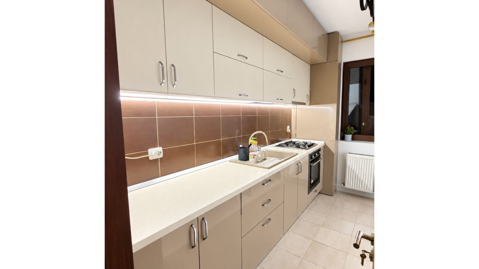 Vanzare Apartament 2 camere 55,64 mp, parcare inclusă, mobilat, 2 balcoane - Poză 3