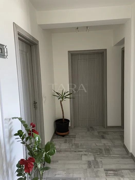 Apartament de vanzare cu 3 camere in Floresti - Poză 4
