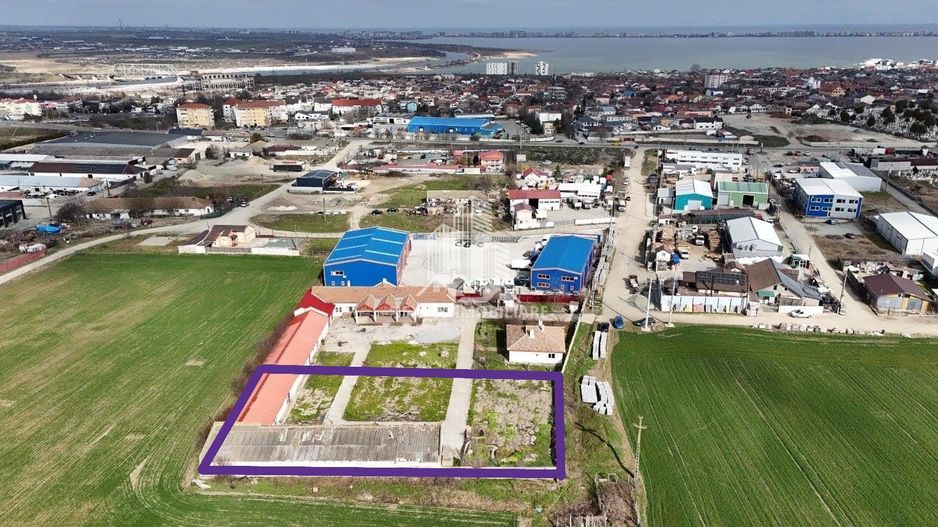 Ovidiu | Teren 1.736 mp | Deschidere 30,21 ml | Construcții existente - Poză 1