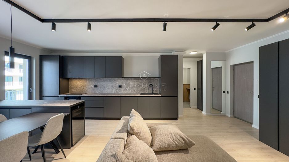 Apartament cu 2 camere, zona Str Eroilor - Poză 2