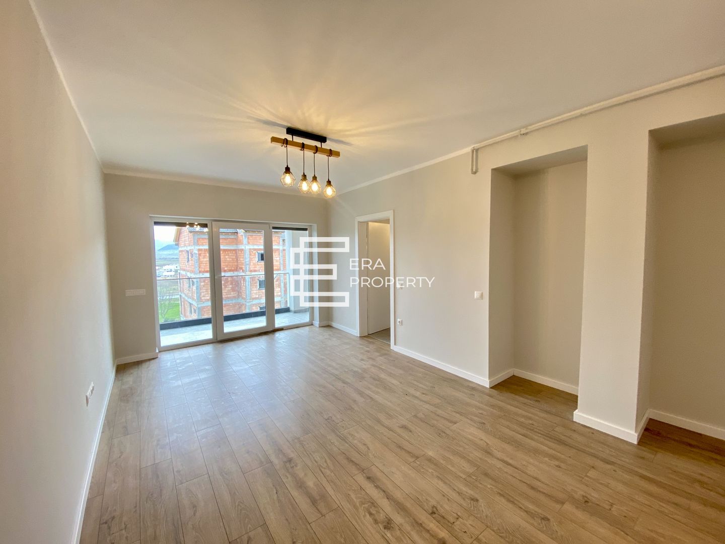 Apartament 2 camere-terasa 14 mp- intabulat- la cheie - zona Aeroport Sibiu - Poză 2