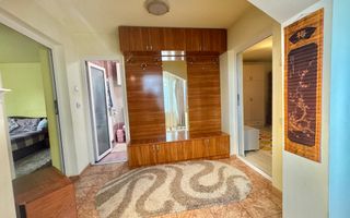 De vânzare casă cu 4 camere, garaj - Poză 8