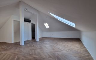 Vilă Individuală cu 700 mp Teren și Mansardă Amenajată - Poză 15