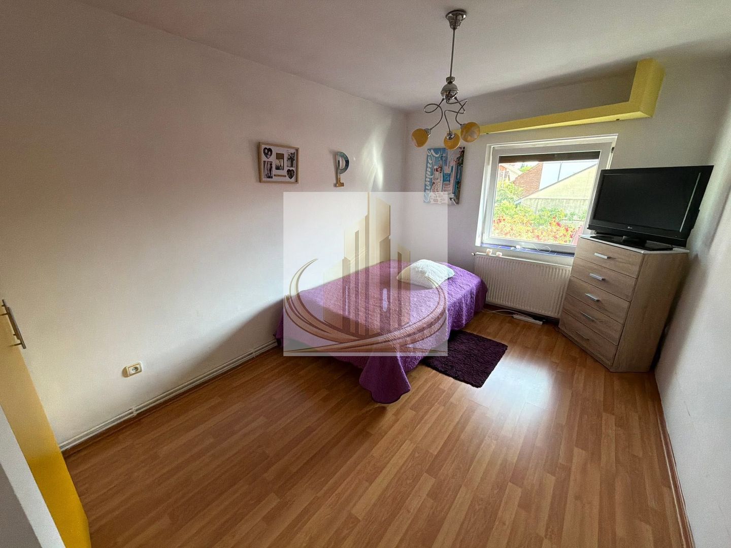 Casă P+E+Pod înalt, teren 574 mp, garaj și fotovoltaice – Zona Lipovei - Poză 10