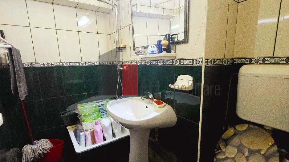 Apartament de vanzare 4 camere transformat in 3 camere Dristor -Ramnicu Sarat - Poză 7