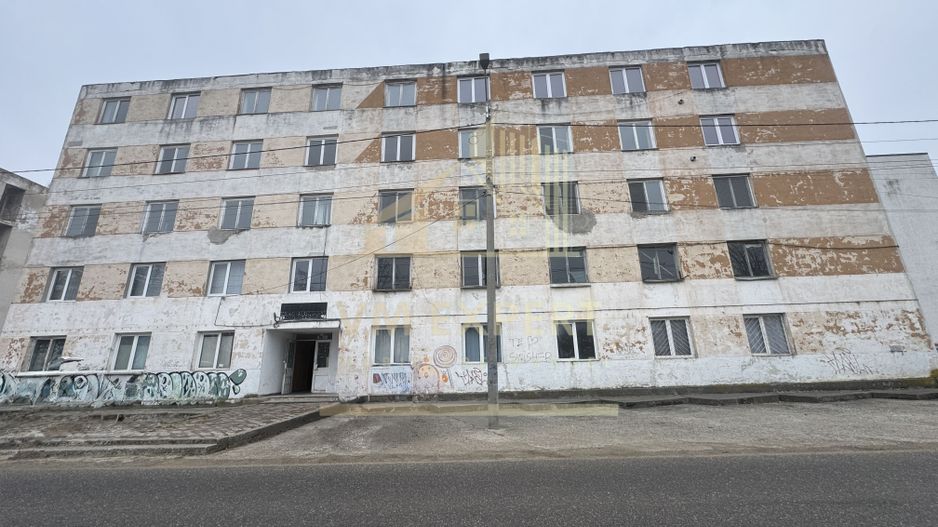 BLOC DE GARSONIERE P+4 SUPRAFAȚĂ UTILĂ 2135MP TEREN 2967 MP CĂMPULUNG - Poză 2