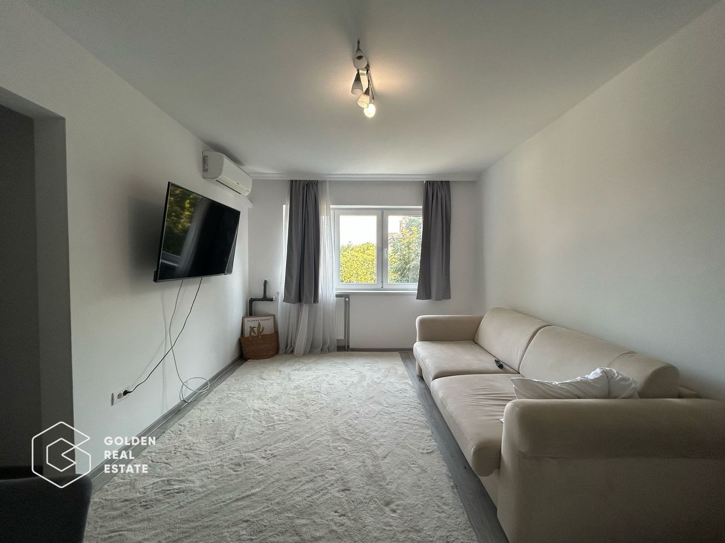 Apartament 2 camere, complet renovat, zona Centrala - Poză 2