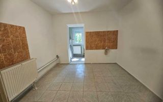 Apartament 3 camere decomandat | Zona Aradului - Poză 2