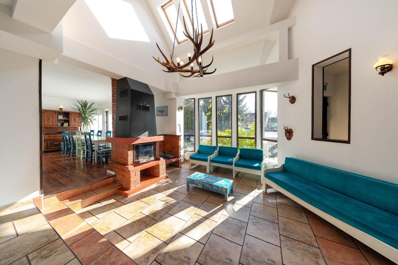 Vilă spațioasă de vânzare în Predeluț, Bran | 2000mp - Poză 4