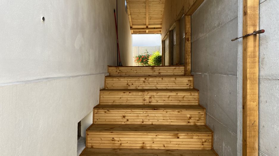 Gata de locuit! Vanzare casa cu 5 camere in Priboiu, com.Branesti - Poză 12