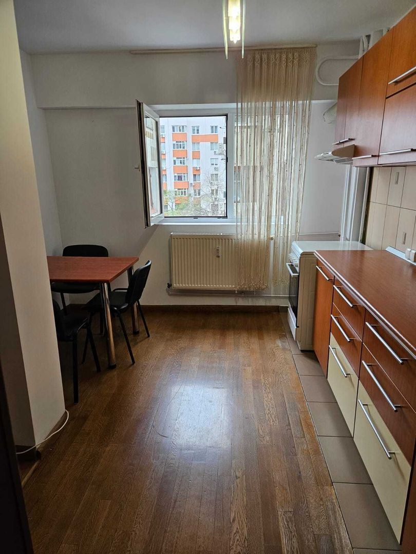 Apartament 3 camere de inchiriat, decomandat, parcare, Bulevardul Ghencea - Poză 1