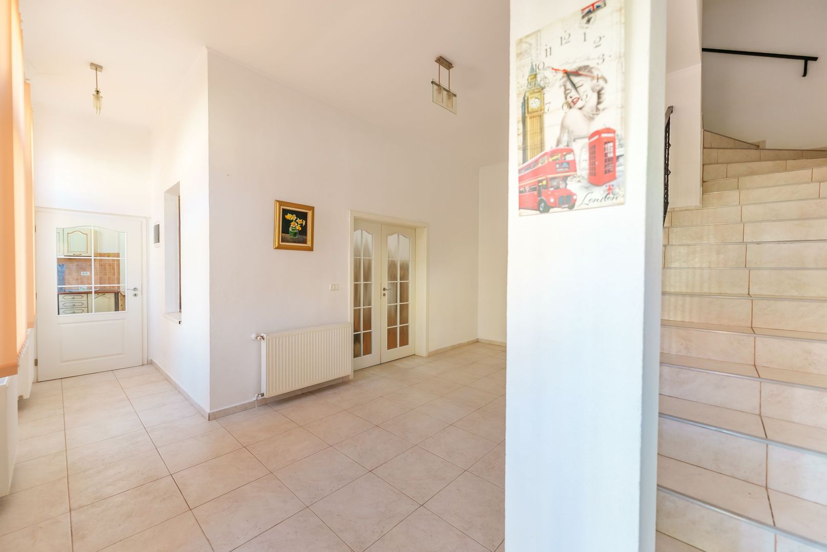 Apartament spațios, cu potențial multiplu, central - Poză 10