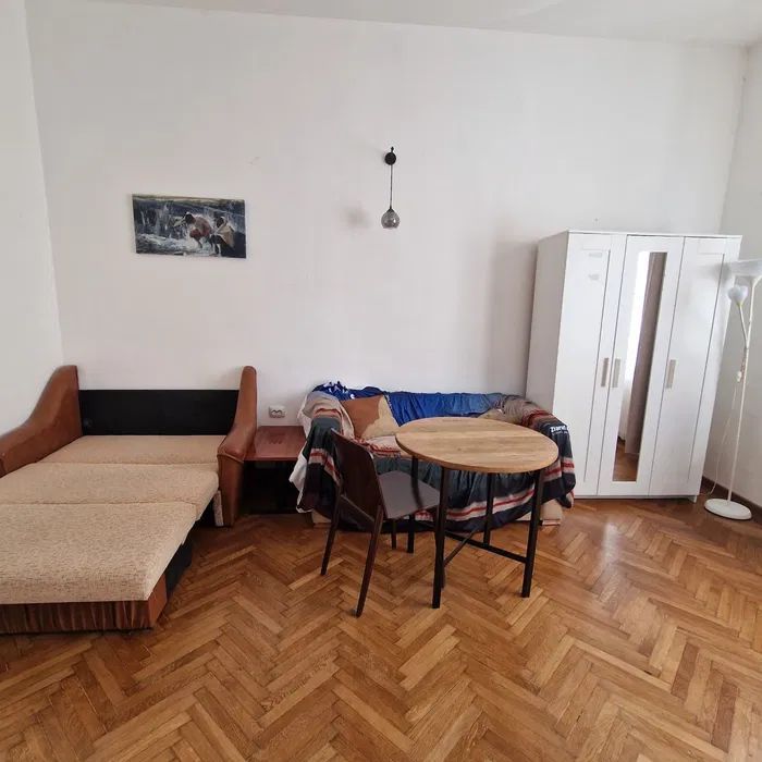 Garsonieră de închiriat | 35 mp | Zonă centrală | Aproape de facultăți - Poză 1