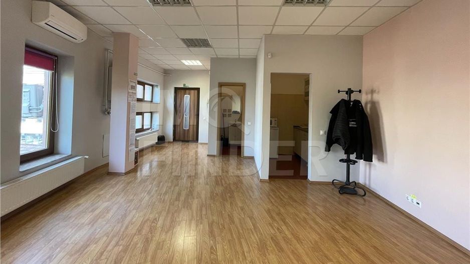 Spatiu birouri 45 mp, cladire moderna, zona ultracentrala - Poză 3