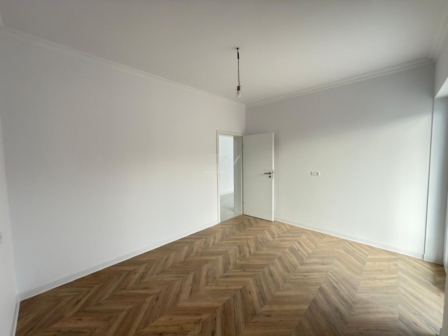 Asfalt. Loc de parcare. Etaj 1. - Poză 10