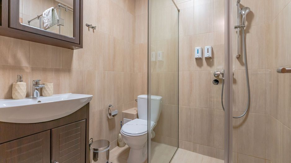 Pensiune Râșnov, 13 camere plus locuință proprietar, zonă Cetate - Poză 16