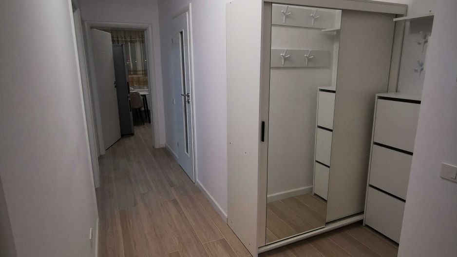 DE INCHIRIAT apartament 3 camere, situat în zona Berceni BLOC NOU - Poză 2
